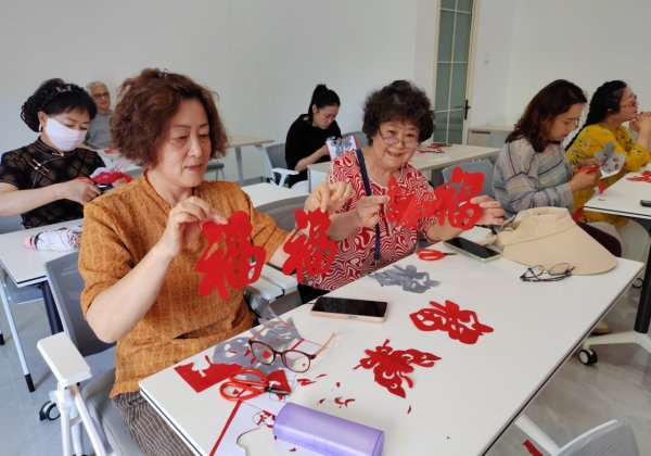 鼎牛配资 “共享职工之家”里的“非遗盛宴”